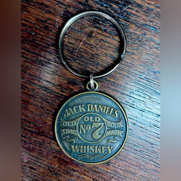 Jack Daniels Bronze Whiskey Keychain - Picture 1 of 2